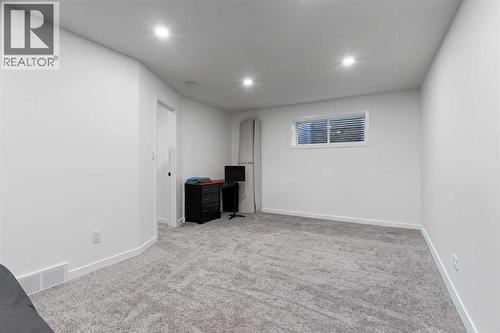 668 Aquitania Boulevard W, Lethbridge, AB - Indoor