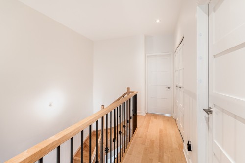 Escalier - 257 Rue De La Rotonde, Montréal (Verdun/Île-Des-Soeurs), QC - Indoor Photo Showing Other Room