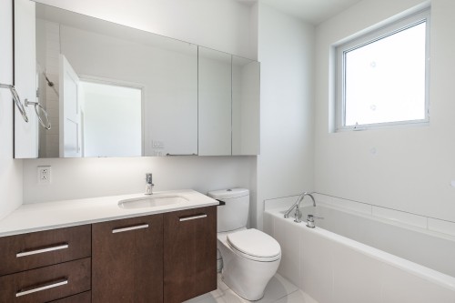 Salle de bains attenante à la CCP - 257 Rue De La Rotonde, Montréal (Verdun/Île-Des-Soeurs), QC - Indoor Photo Showing Bathroom
