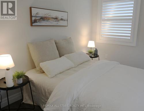29 Patrick Drive, Aurora, ON - Indoor Photo Showing Bedroom