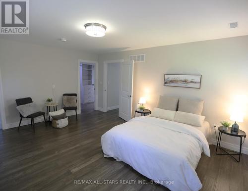 29 Patrick Drive, Aurora, ON - Indoor Photo Showing Bedroom