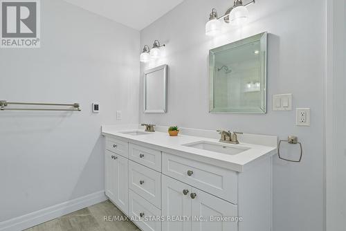 29 Patrick Drive, Aurora, ON - Indoor Photo Showing Bathroom