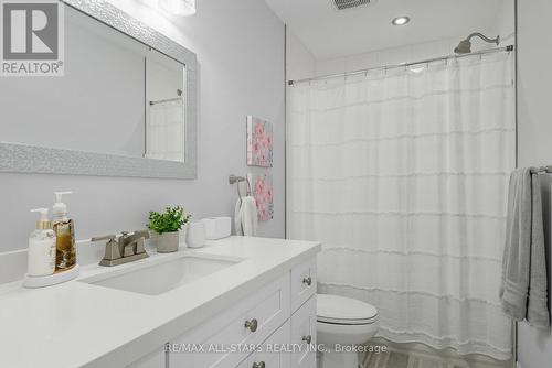 29 Patrick Drive, Aurora, ON - Indoor Photo Showing Bathroom