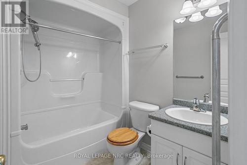 4 - 3730 Disher Street, Fort Erie (Ridgeway), ON - Indoor Photo Showing Bathroom