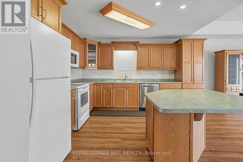 4 - 3730 Disher Street, Fort Erie (Ridgeway), ON - Indoor Photo Showing Kitchen