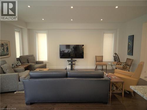 293 Chokecherry Crescent, Waterloo, ON - Indoor Photo Showing Living Room