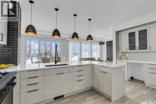 428 Woolf Bend, Saskatoon, SK - Indoor Photo Showing Kitchen With Upgraded Kitchen