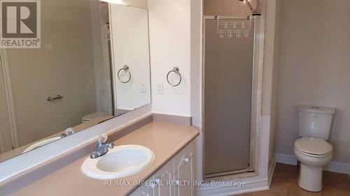 25 Ruby Crescent, Richmond Hill, ON - Indoor Photo Showing Bathroom