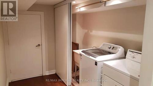 25 Ruby Crescent, Richmond Hill, ON - Indoor Photo Showing Laundry Room