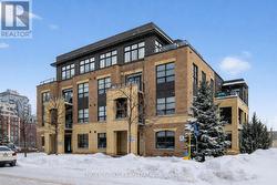401 - 399 BAYROSE DRIVE W  Ottawa, ON K2J 5W3