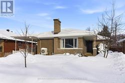 907 INNSWOOD DRIVE  Ottawa, ON K2A 3R9
