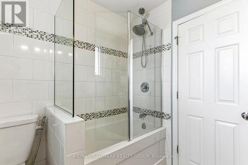 907 Innswood Drive, Ottawa, ON - Indoor Photo Showing Bathroom