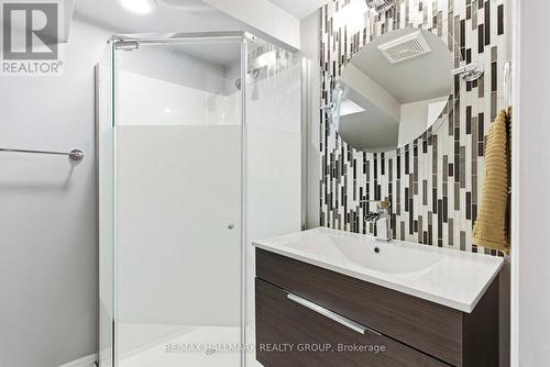 907 Innswood Drive, Ottawa, ON - Indoor Photo Showing Bathroom