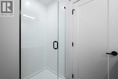 26 Walgrove Bay Se, Calgary, AB - Indoor Photo Showing Bathroom
