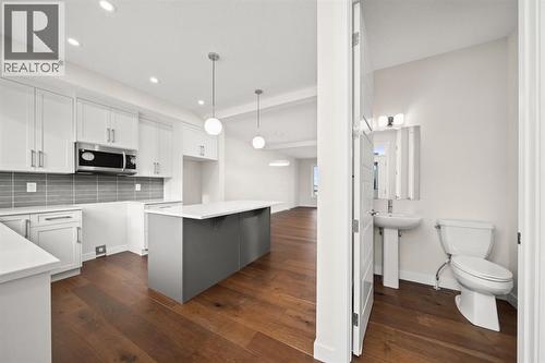 636 Sora Boulevard Se, Calgary, AB - Indoor Photo Showing Kitchen With Upgraded Kitchen