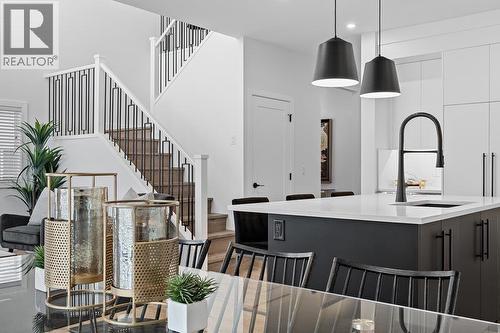 568 Walgrove Boulevard Se, Calgary, AB - Indoor