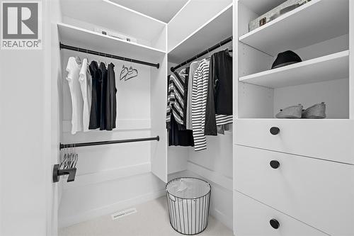 568 Walgrove Boulevard Se, Calgary, AB - Indoor Photo Showing Other Room