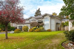 812 Dalewood Lane  Saanich, BC V8X 5G6