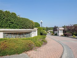 44-4318 Emily Carr Dr  Saanich, BC V8X 5E7