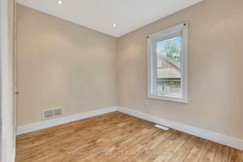 121 King Street E, Hamilton, ON - Indoor Photo Showing Other Room