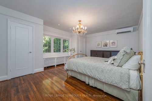 223 Riverside Drive, Toronto, ON - Indoor Photo Showing Bedroom