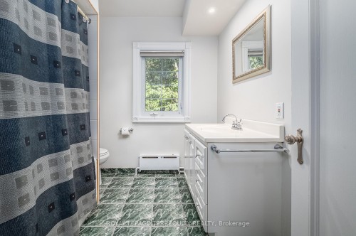 223 Riverside Drive, Toronto, ON - Indoor