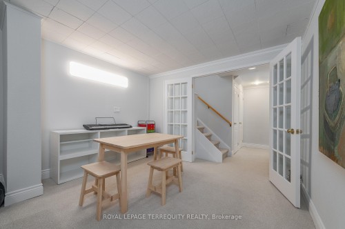 223 Riverside Drive, Toronto, ON - Indoor