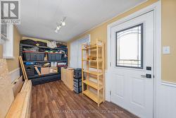 Spacious front entry - 