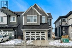 15 Midgrove Drive SW  Airdrie, AB T4B 5H1