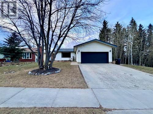610 Mountain Street  Hinton, AB T7V 1H9