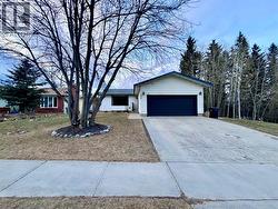 610 Mountain Street  Hinton, AB T7V 1H9