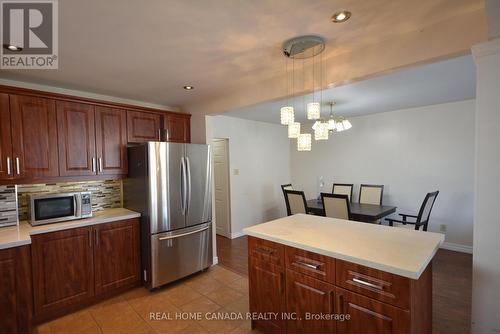 1463 Glen Rutley Circle, Mississauga, ON - Indoor Photo Showing Kitchen