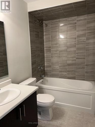 36 - 40 Zinfandel Drive, Hamilton, ON - Indoor Photo Showing Bathroom