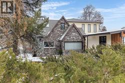 176 1 Street SW  Medicine Hat, AB T1A 3Y9