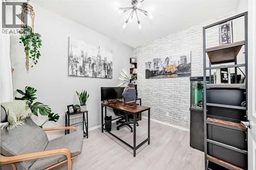 325 Sundown View, Cochrane, AB - Indoor