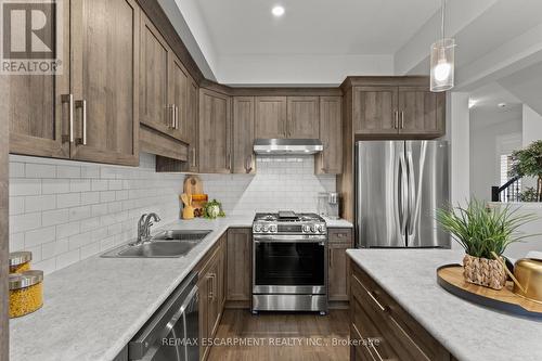 96 - 4552 Portage Road, Niagara Falls, ON - Indoor Photo Showing Kitchen With Double Sink With Upgraded Kitchen