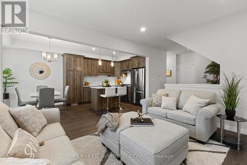 96 - 4552 Portage Road, Niagara Falls, ON - Indoor Photo Showing Living Room