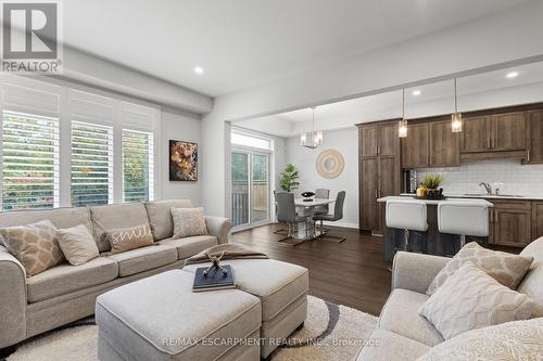 96 - 4552 Portage Road, Niagara Falls, ON - Indoor Photo Showing Living Room