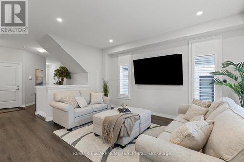 96 - 4552 Portage Road, Niagara Falls, ON - Indoor Photo Showing Living Room