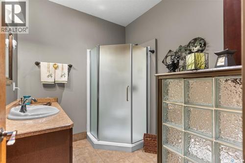 11 Robertson Road, Lanigan, SK - Indoor Photo Showing Bathroom