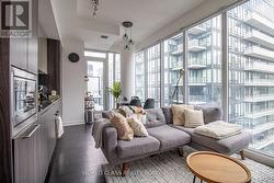 5009 - 115 BLUE JAYS WAY  Toronto, ON M5V 0N4