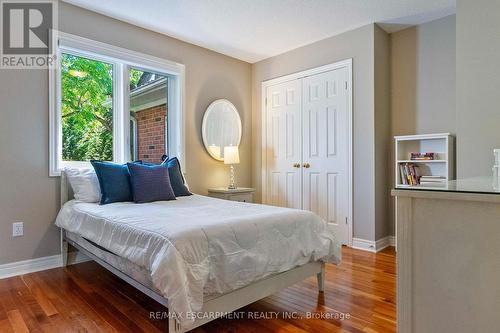 1329 Clarkson Road N, Mississauga, ON - Indoor Photo Showing Bedroom