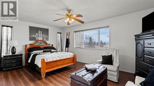 27 Cranwell Close Se, Calgary, AB - Indoor Photo Showing Bedroom