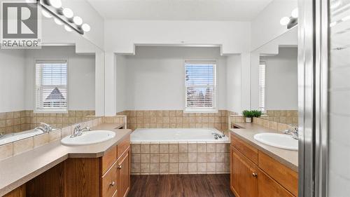 27 Cranwell Close Se, Calgary, AB - Indoor Photo Showing Bathroom