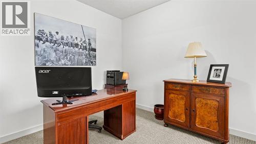 27 Cranwell Close Se, Calgary, AB - Indoor Photo Showing Office