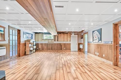 Salle familiale - 300 Route 335, Saint-Lin/Laurentides, QC - Indoor Photo Showing Other Room