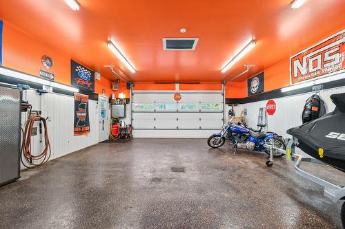 Garage - 300 Route 335, Saint-Lin/Laurentides, QC - Indoor Photo Showing Garage