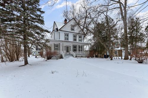 331 Boul. D'Youville  Châteauguay, QC J6J 4S4