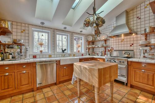 Cuisine - 24 Ch. De Bayon, Lorraine, QC - Indoor Photo Showing Kitchen