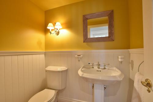 Salle d'eau - 24 Ch. De Bayon, Lorraine, QC - Indoor Photo Showing Bathroom